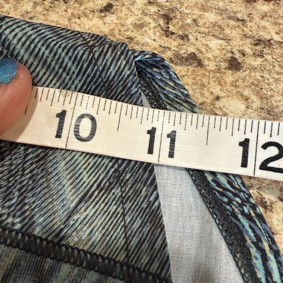 Lululemon Speed Up Low Rise Shorts Black Gray Athletic - Picture 10 of 12